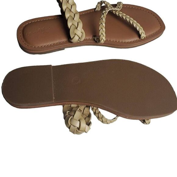 Universal Threads Sandals - Picture 2 of 5